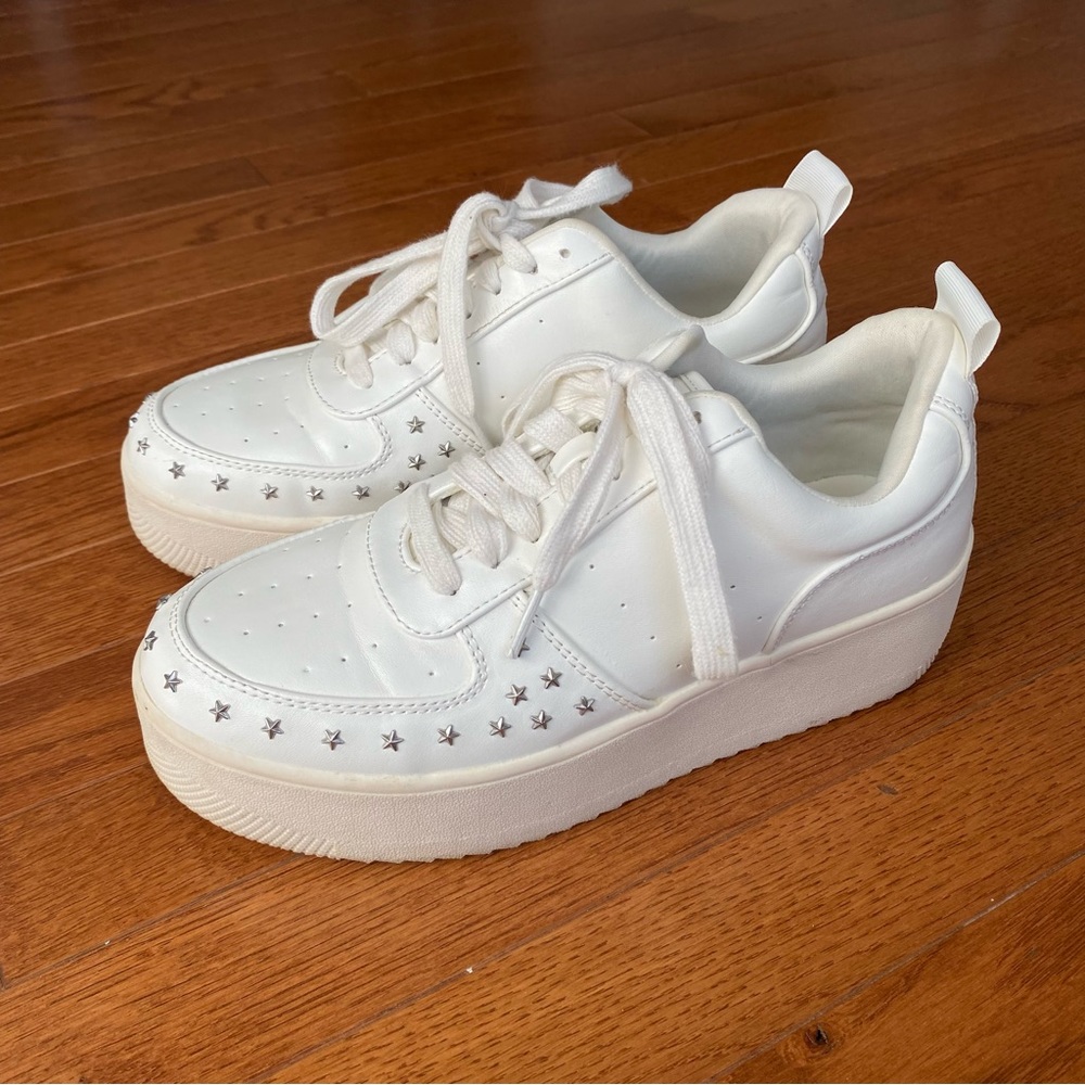 Wild Pair Braxton Star Platform Sneakers